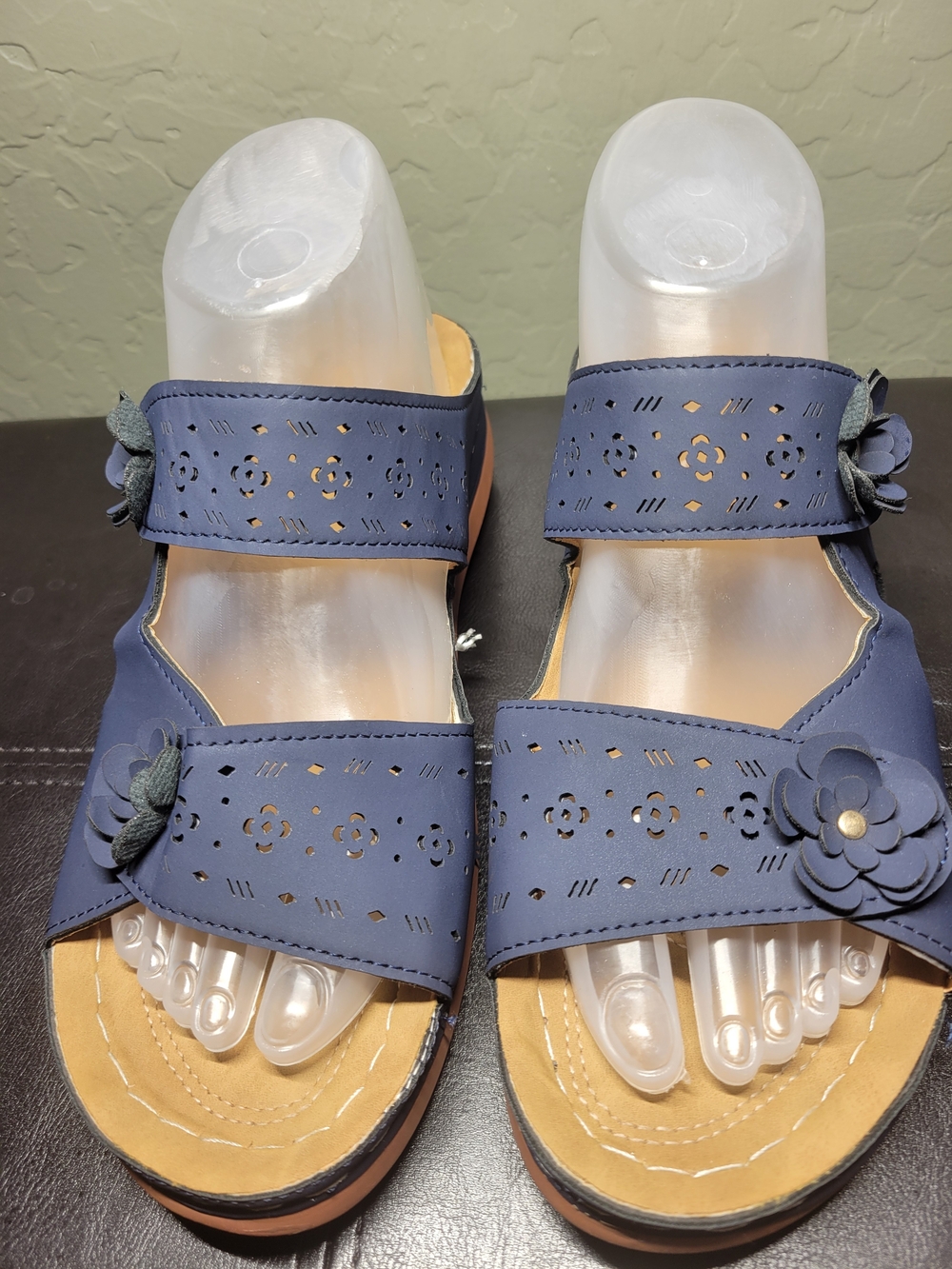 Comfort Floral Navy Blue Women’s Sandals Size 9- 9 1/2